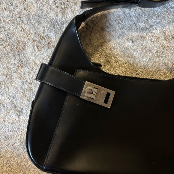 Salvatore Ferragamo Vintage Black Leather Shoulder Bag - Picture 2 of 9